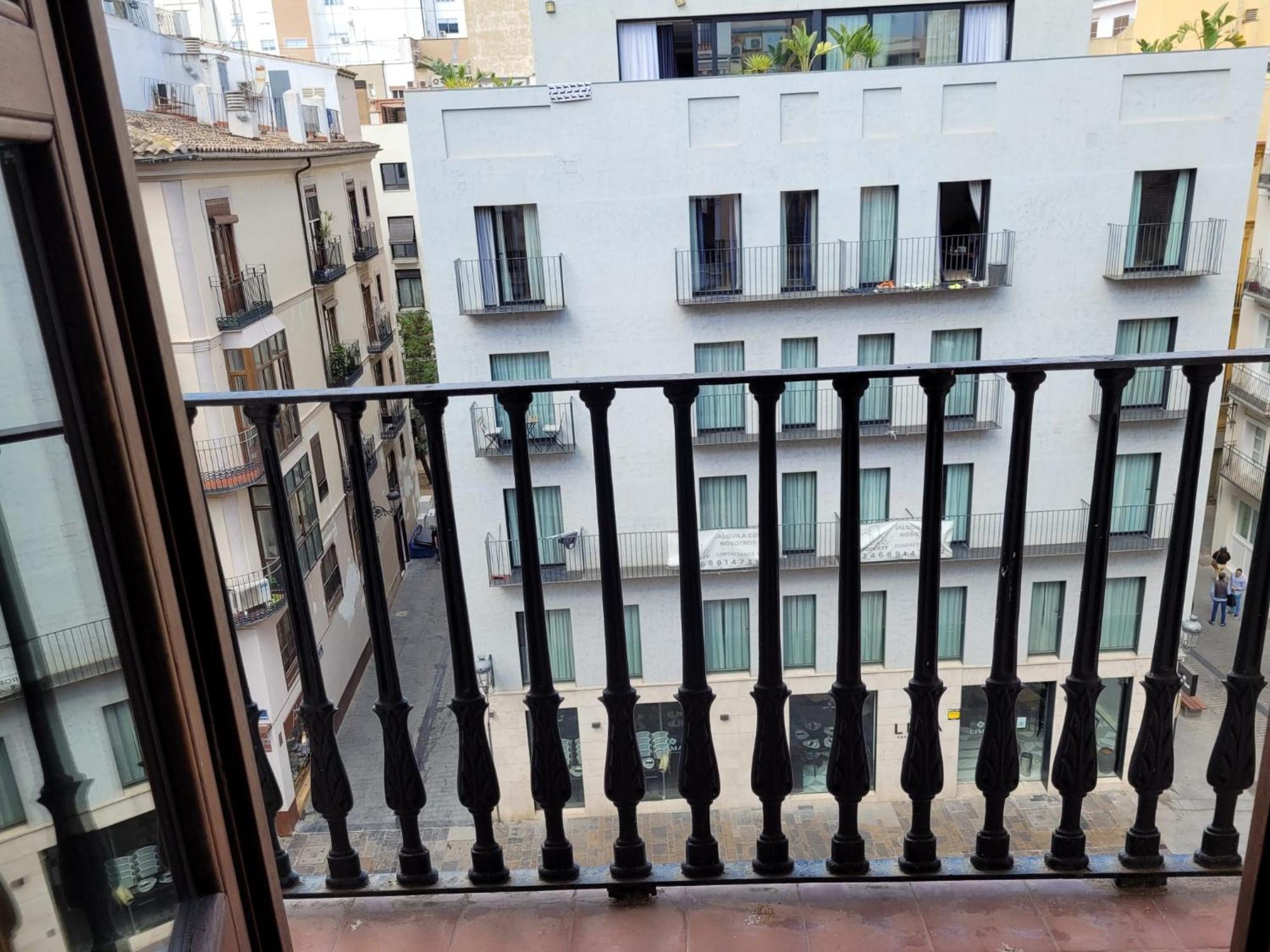Living Valencia Apartments - Merced Eksteriør bilde