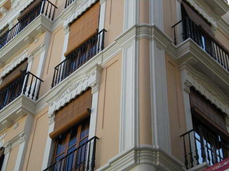 Living Valencia Apartments - Merced Eksteriør bilde
