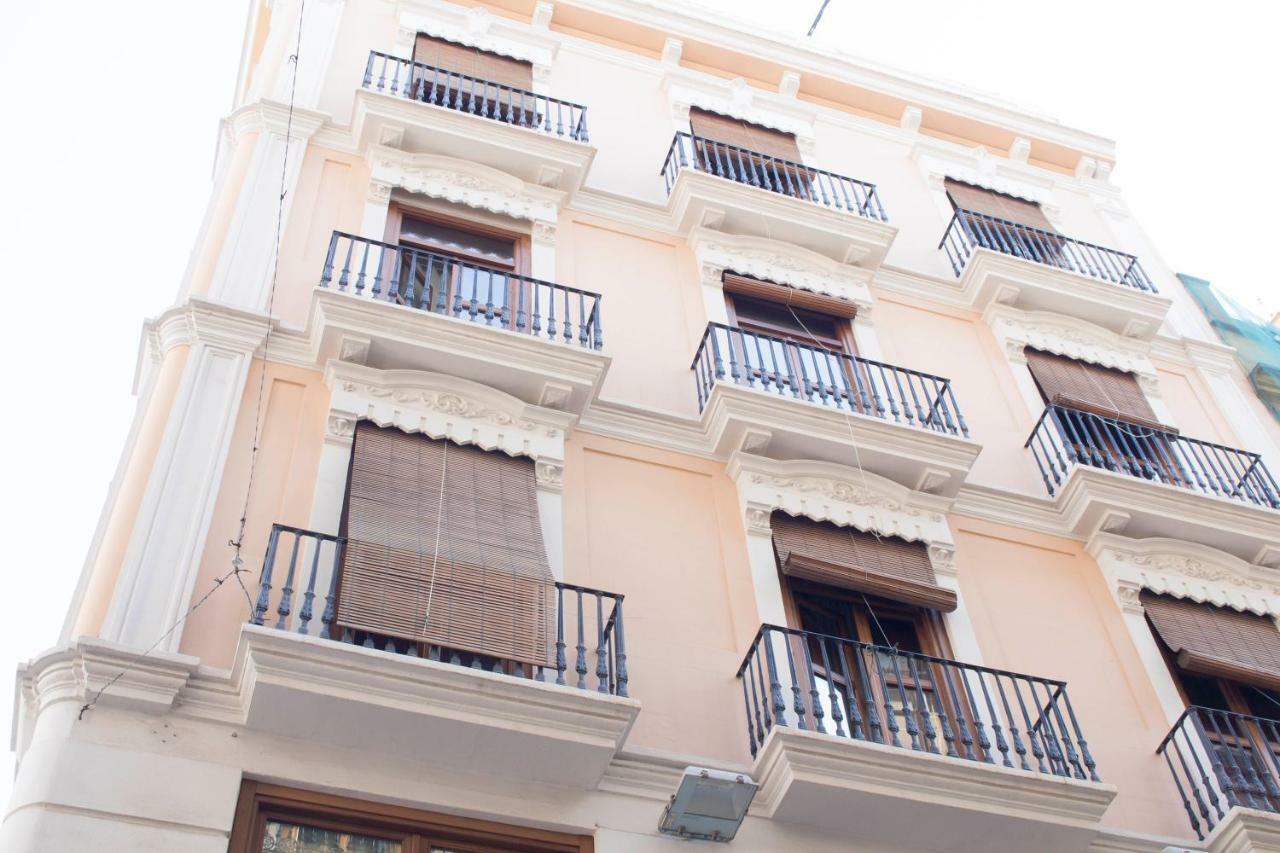 Living Valencia Apartments - Merced Eksteriør bilde